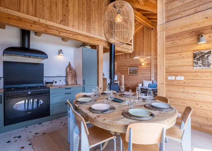 Sublime Semi Detached Facing The Mont Blanc Chalé